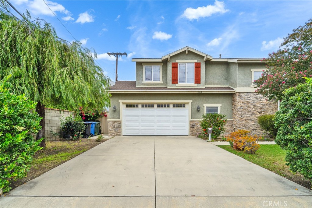 903 W Gladstone