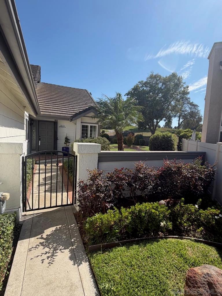 1810 Spyglass