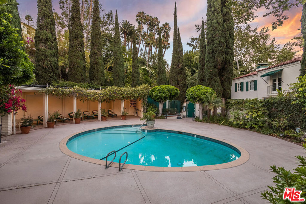 1811 Courtney Avenue