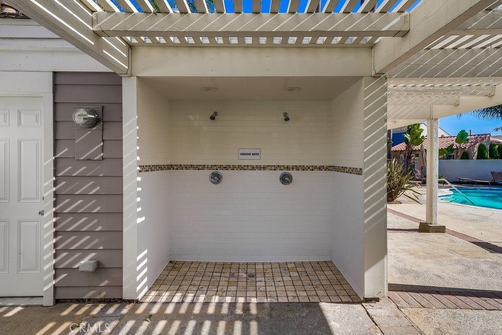 Island Village (ISV) - Residential Lease