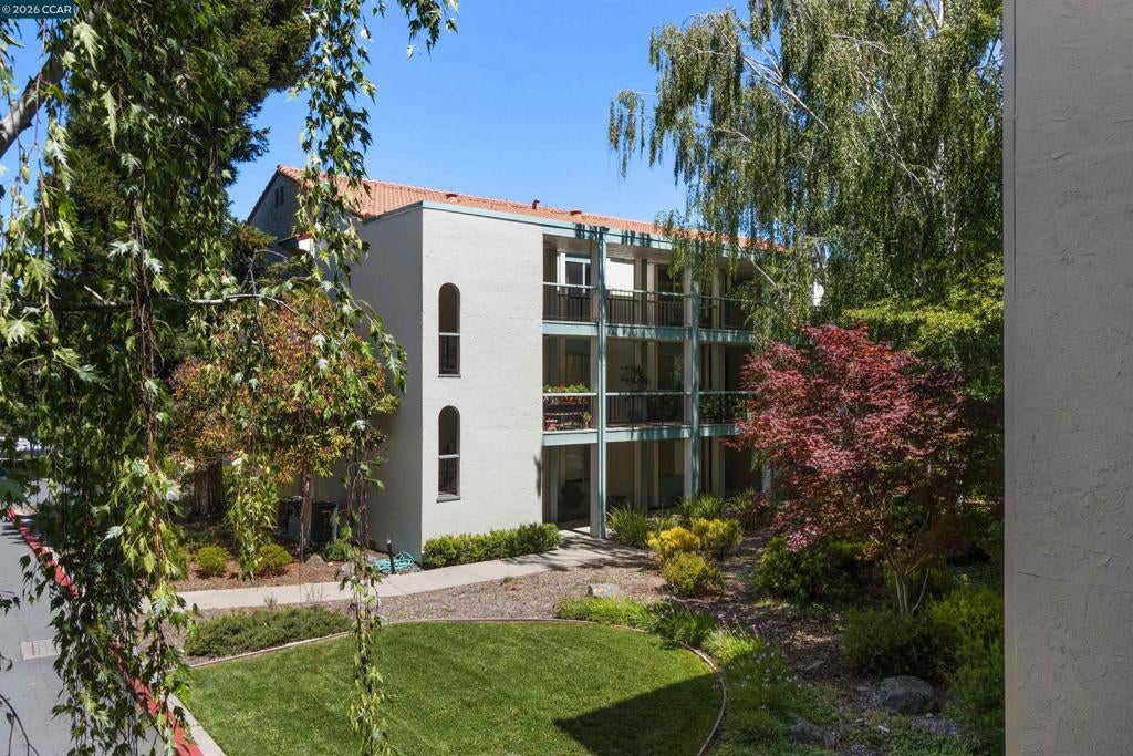 1501 Ptarmigan Dr 7B