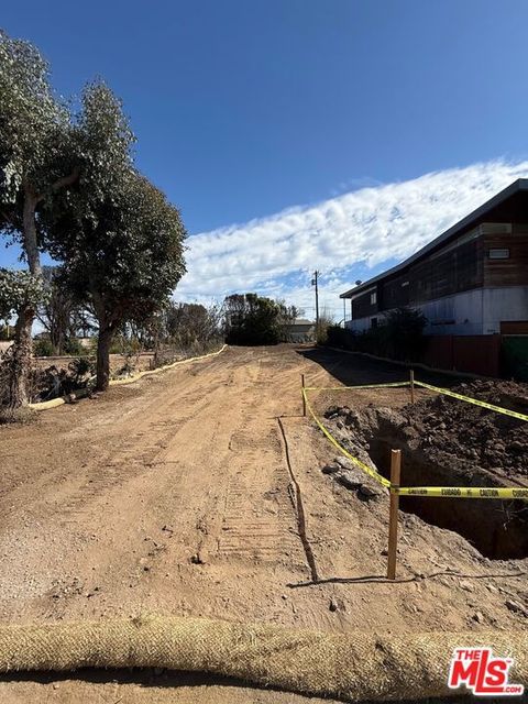 Photo of 516 El Medio Avenue, Pacific Palisades, CA 90272 (MLS # 25606009)