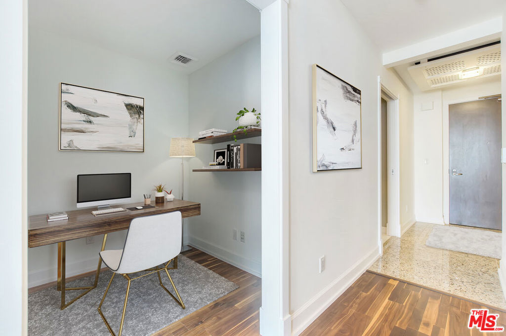 900 W Olympic Boulevard 39G