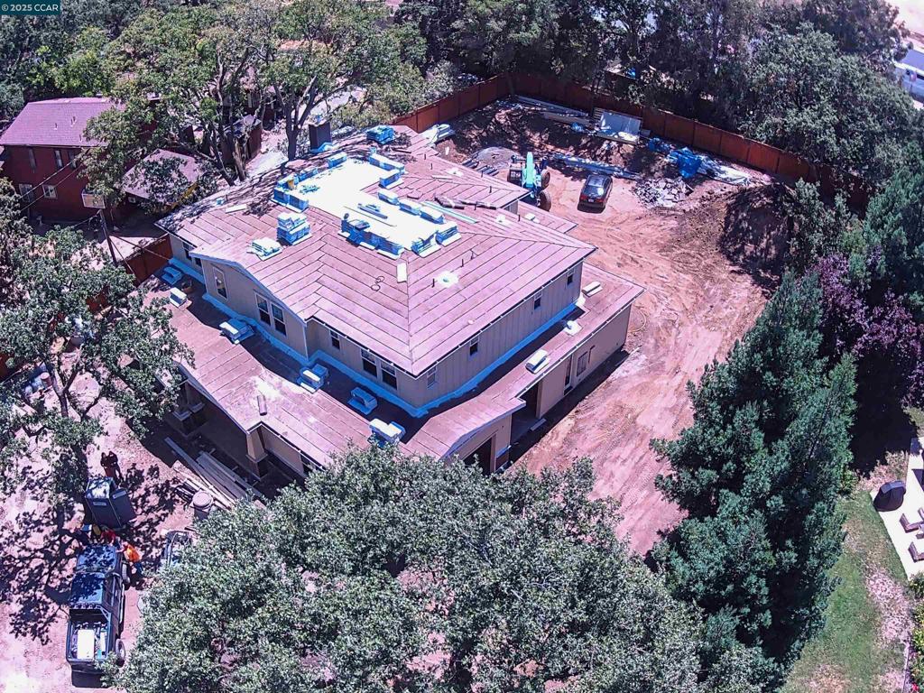 NORTHGATE RD. - Residential