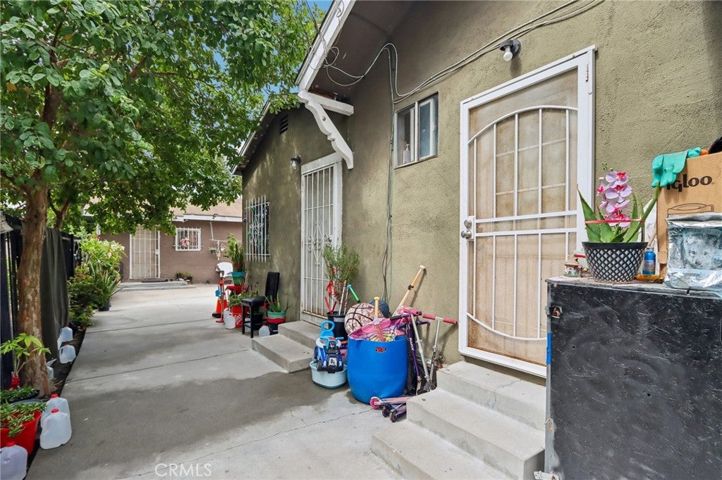 1242 E 43rd