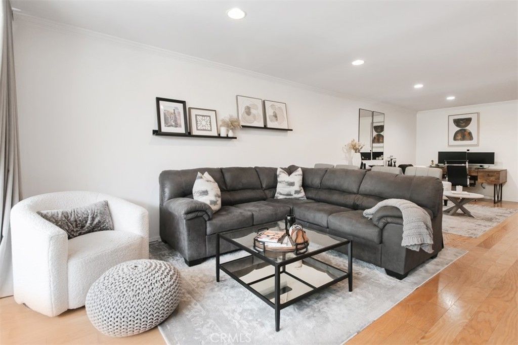 Photo of 10633 Kinnard Avenue #1, Los Angeles, CA 90024 (MLS # SR25148520)