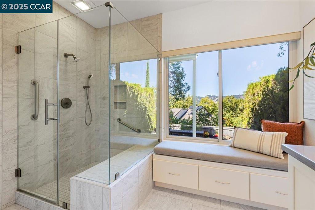 BEACON RIDGE - Residential