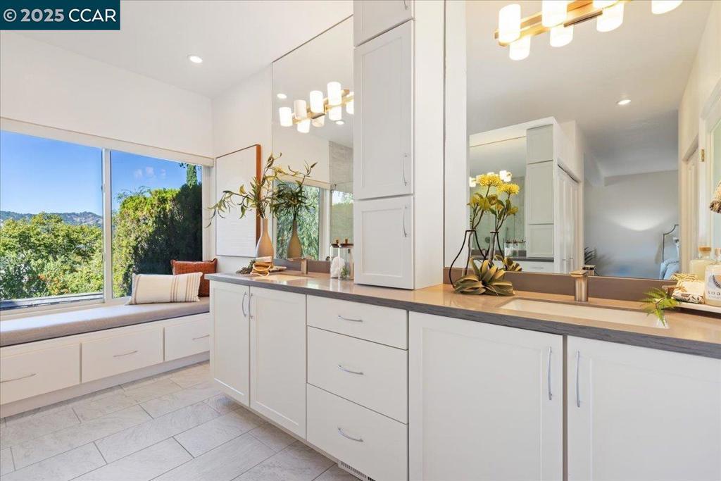 BEACON RIDGE - Residential