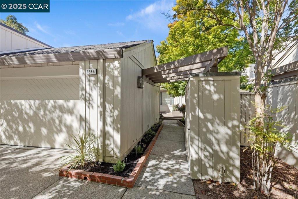 BEACON RIDGE - Residential