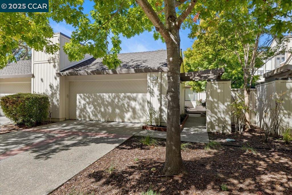 BEACON RIDGE - Residential