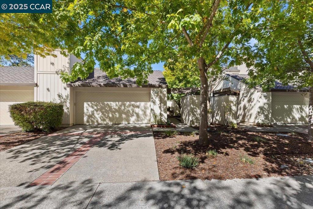 BEACON RIDGE - Residential