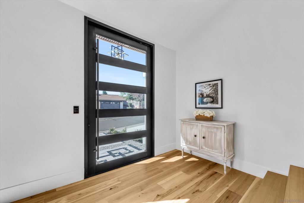 2241 Avenida Salvador