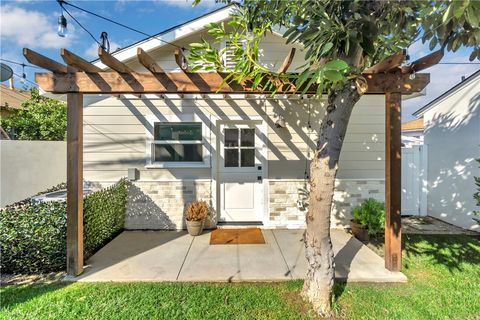 Photo of 4568 -1 Obispo Avenue, Lakewood, CA 90711 (MLS # PW25237427) Photo of 4568 -1 Obispo Avenue, Lakewood, CA 90711 (MLS # PW25237427)