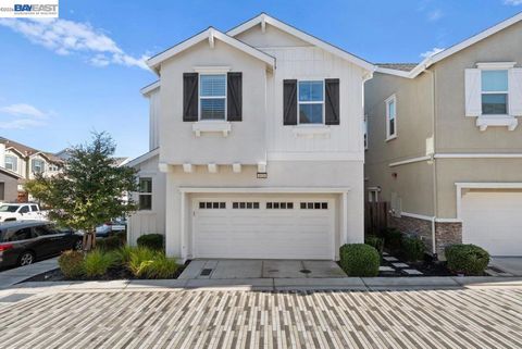 Photo of 4026 Chalk Hill Way, Dublin, CA 94568 (MLS # 41128659)