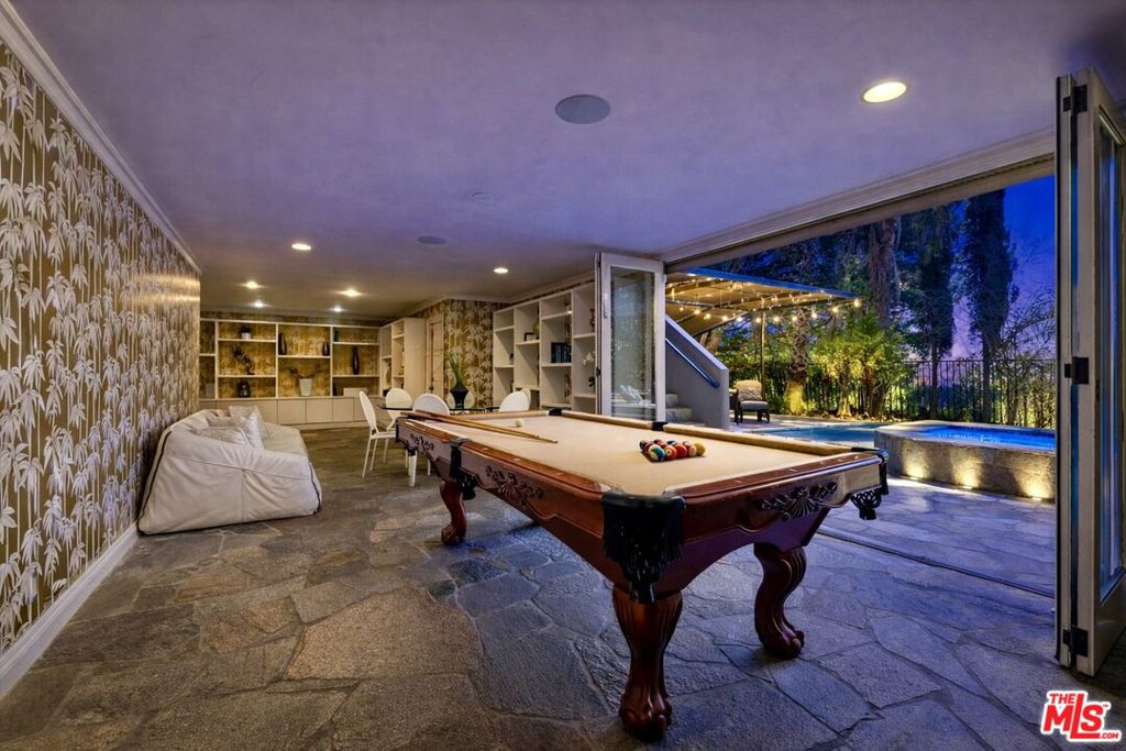 7218 Mulholland Drive