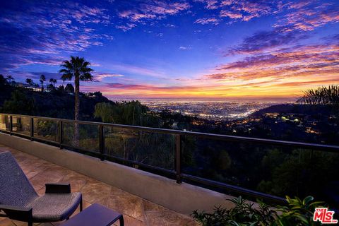 Photo of 7218 Mulholland Drive, Los Angeles, CA 90068 (MLS # 26835431)
