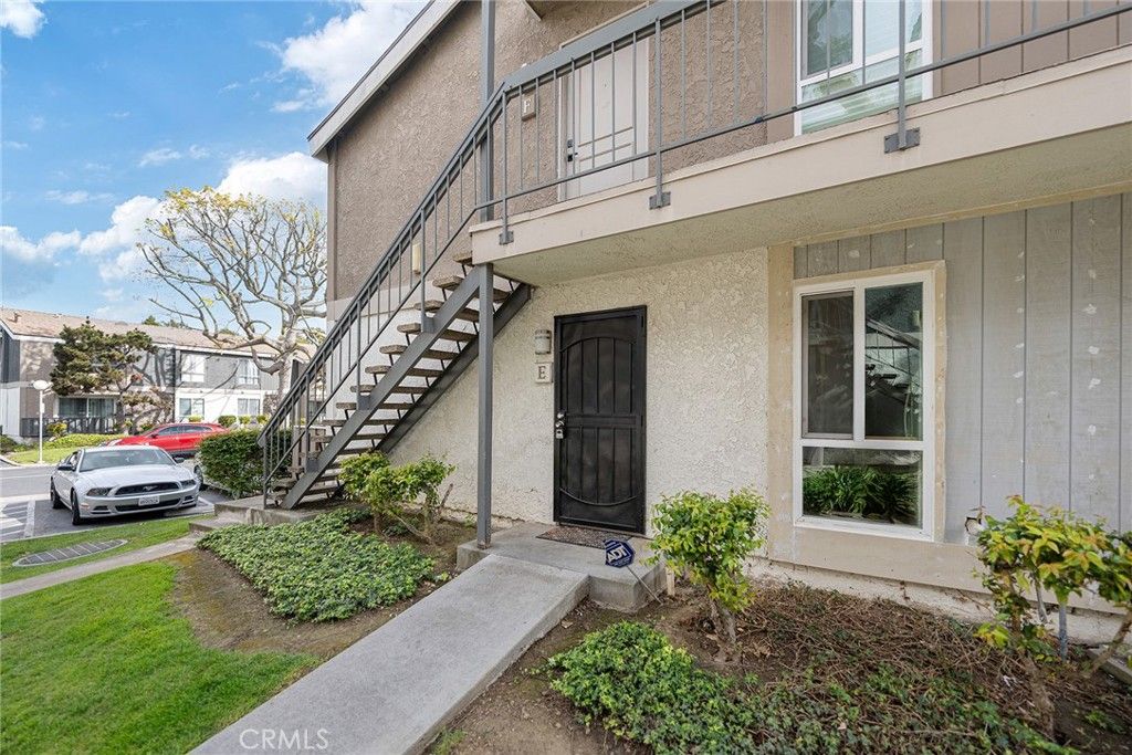 Photo of 2845 S Fairview St, Santa Ana, CA 92704 (MLS # PW26035365)