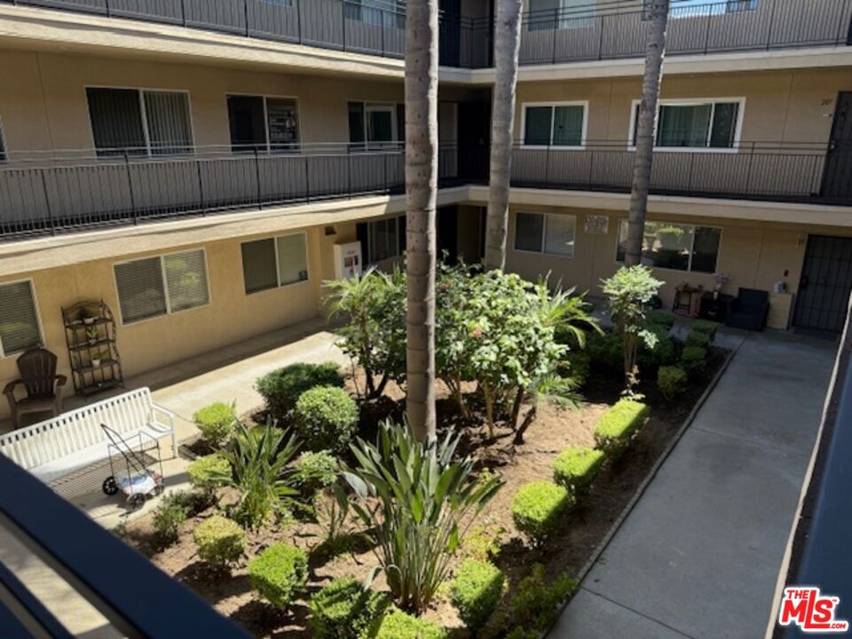 6342 Morse Avenue 205