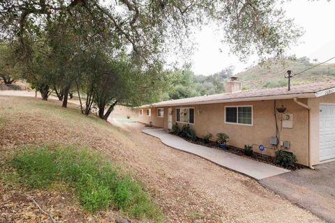 Photo of 26942 Oakmont Rd RD, Valley Center, CA 92082 (MLS # 260012757SD)