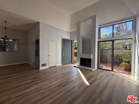 Photo of 4549 Alla Road #6, Marina Del Rey, CA 90292 (MLS # 26636037)