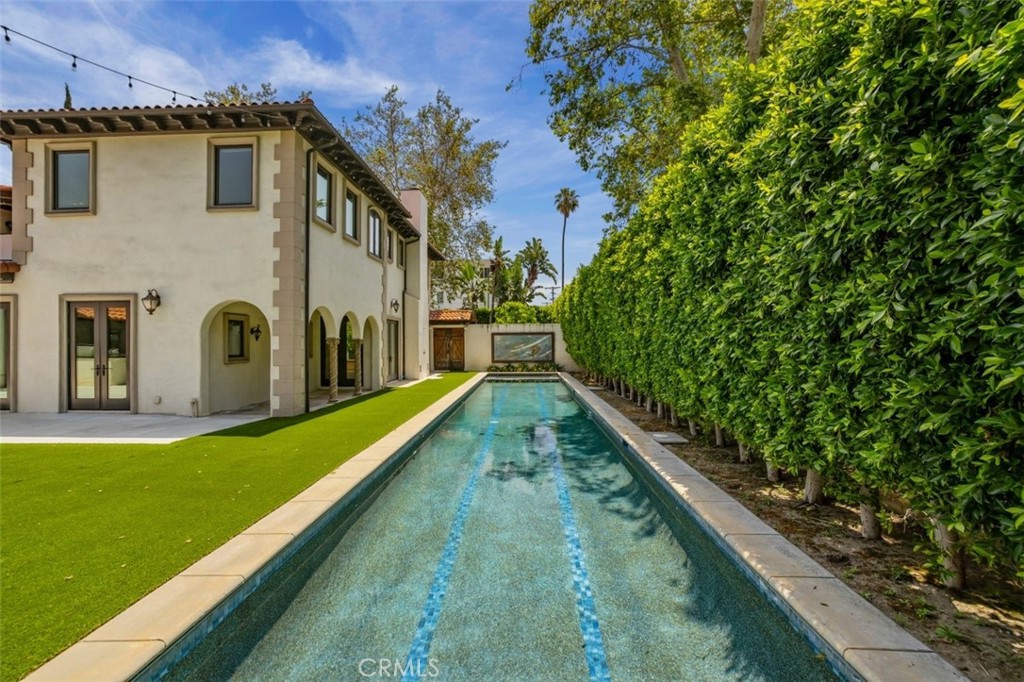 Properties 3 11159 La Maida Street