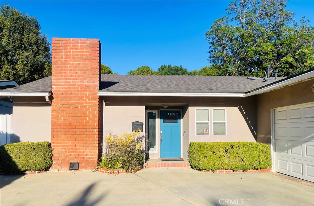 Spacious Lake Balboa Home for Rent – 2,103 Sq Ft on a 7,710 Sq Ft Lot
Welcome to this beautifully maintained and freshly painted home in the heart of Lake Balboa! Offering 2,103 square feet of comfortable living space on a generous 7,710 square foot lot, this home is perfect for families or anyone seeking space, comfort, and convenience.
Inside, you'll find oversized bedrooms with ample natural light and plenty of storage throughout the house. The open floor plan connects the kitchen and dining area, creating an ideal space for entertaining or enjoying family meals. The living room is impressively large, perfect for relaxing or hosting gatherings.
With fresh paint throughout and a thoughtfully designed layout, this home is move-in ready and waiting for you to make it your own. Enjoy all the perks of living in a quiet, residential neighborhood with easy access to parks, shopping, and freeways.
Don't miss out on this Lake Balboa gem!