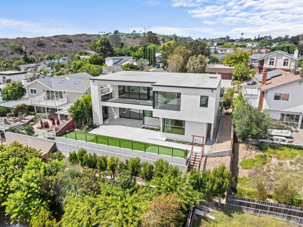 2157 Harbour Heights Road