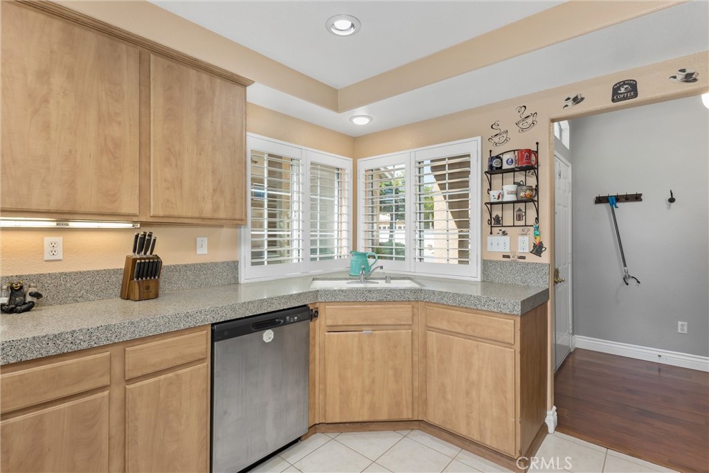 5446 Trevino