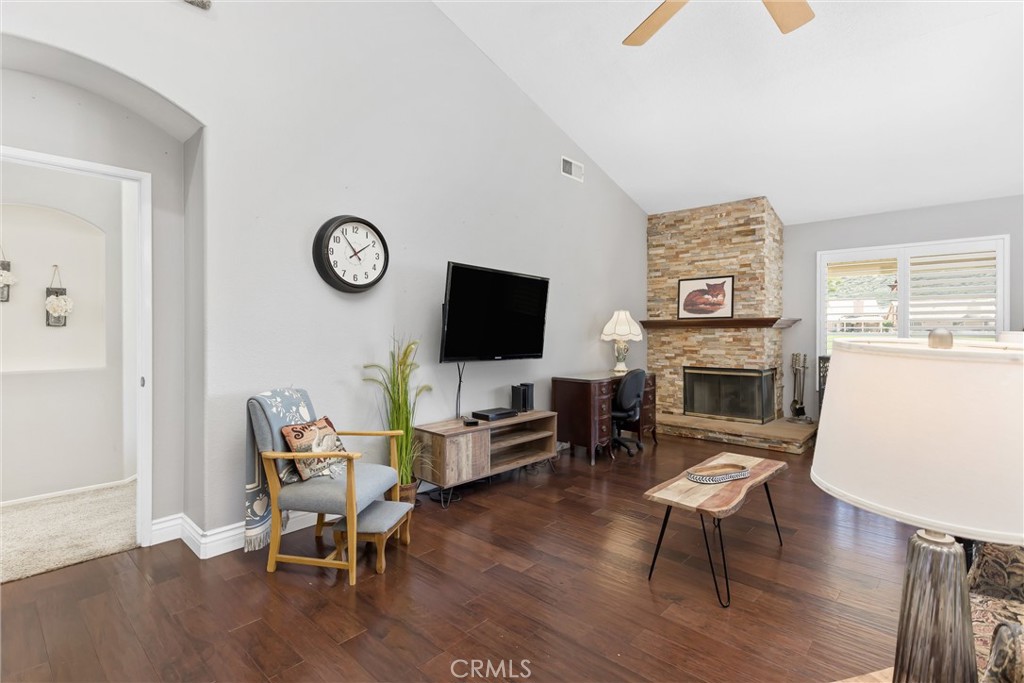 5446 Trevino