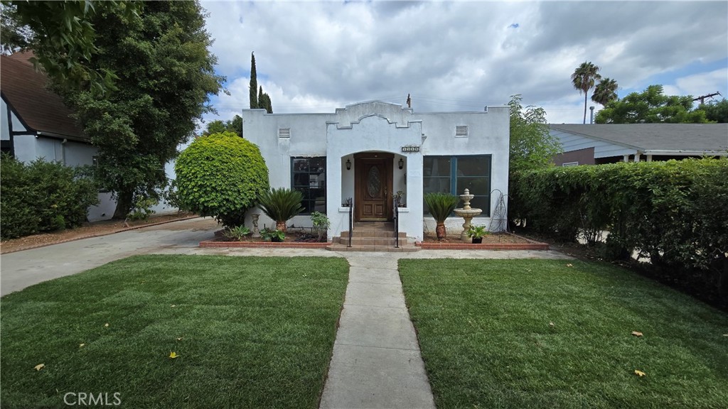 First time in the market after 33 years. Welcome to this beautiful home, featuring a bright, traditional floor plan with hardwood floors, a kitchen with quartz countertops, and high-quality kitchen appliances. The spacious living room flows seamlessly into the dining area, perfect for entertaining. Enjoy generously sized bedrooms, 2 bathrooms, and ample natural light throughout. The backyard provides a private retreat with fruit trees and mature landscaping, as well as a spacious patio for outdoor dining. Conveniently located near top-rated Glendale schools, shopping, dining, and easy freeway access. This move-in-ready home is the perfect blend of comfort and convenience – a must-see!
