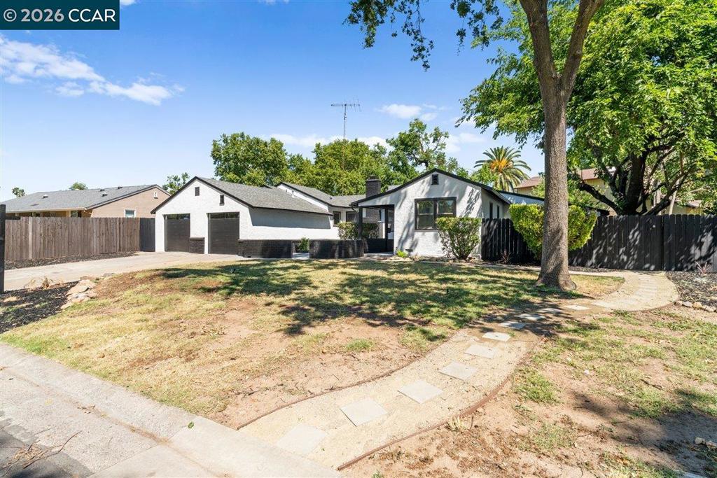 2551 Carlsbad Ave