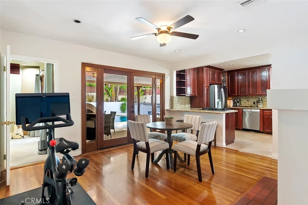 Sherman Oaks, California 91423, United States, 3 Bedrooms Bedrooms, ,2 BathroomsBathrooms,Residential,Active,81118