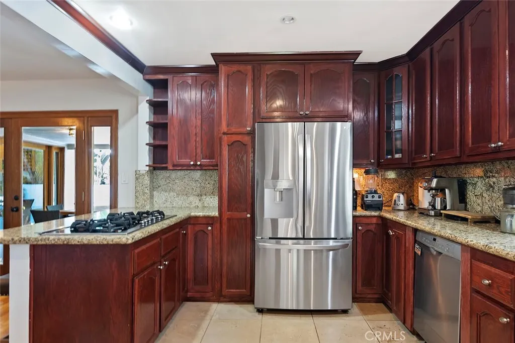 Sherman Oaks, California 91423, United States, 3 Bedrooms Bedrooms, ,2 BathroomsBathrooms,Residential,Active,81118