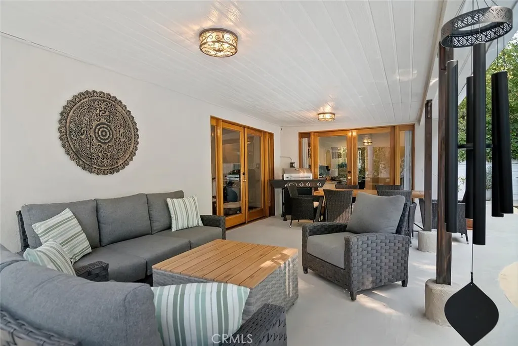 Sherman Oaks, California 91423, United States, 3 Bedrooms Bedrooms, ,2 BathroomsBathrooms,Residential,Active,81118