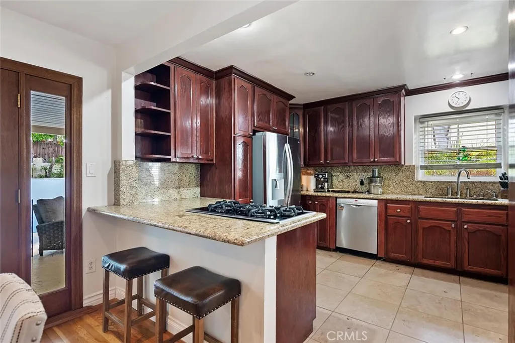 Sherman Oaks, California 91423, United States, 3 Bedrooms Bedrooms, ,2 BathroomsBathrooms,Residential,Active,81118