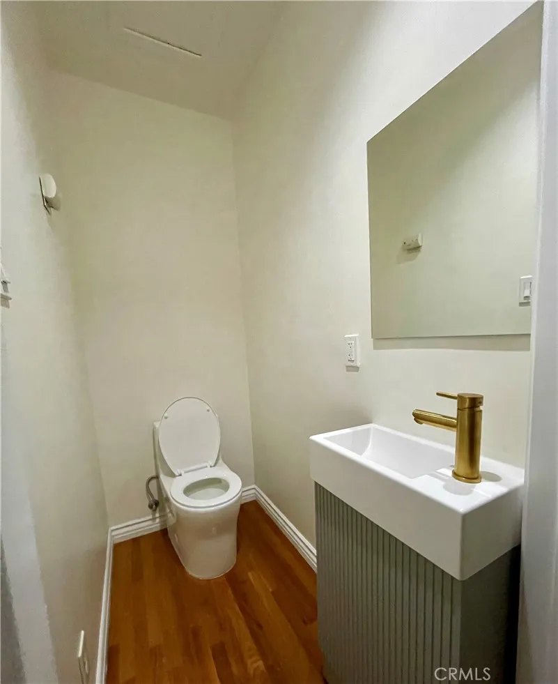 Sherman Oaks, California 91423, United States, 3 Bedrooms Bedrooms, ,2 BathroomsBathrooms,Residential,Active,81118