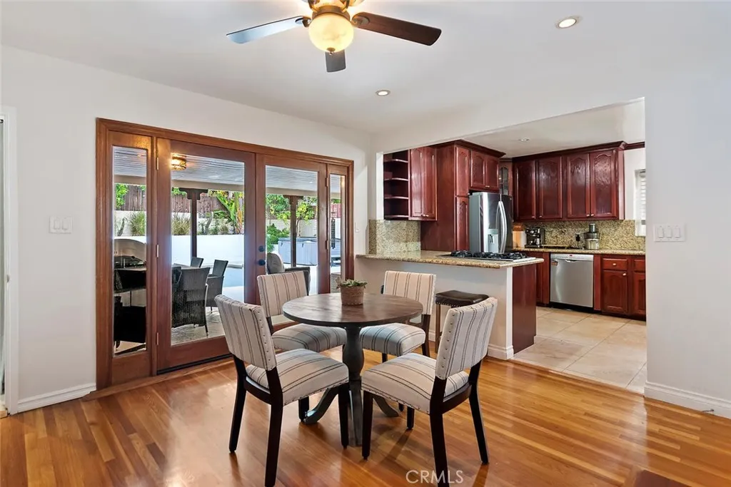 Sherman Oaks, California 91423, United States, 3 Bedrooms Bedrooms, ,2 BathroomsBathrooms,Residential,Active,81118