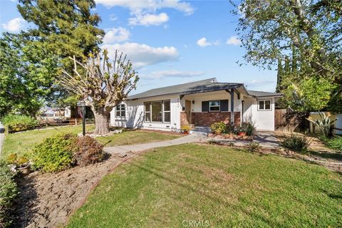 Photo of 8936 Woodley Avenue, North Hills, CA 91343 (MLS # SR26053398)