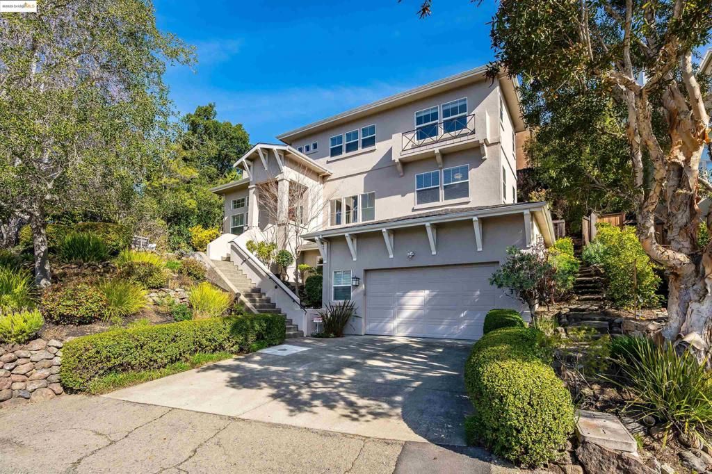 Photo of 936 936 Mountain Blvd Blvd, Oakland, CA 94611 (MLS # 41120481)