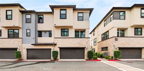 Photo of 2961 W Lincoln #6, Anaheim, CA 92801 (MLS # PW26099438)
