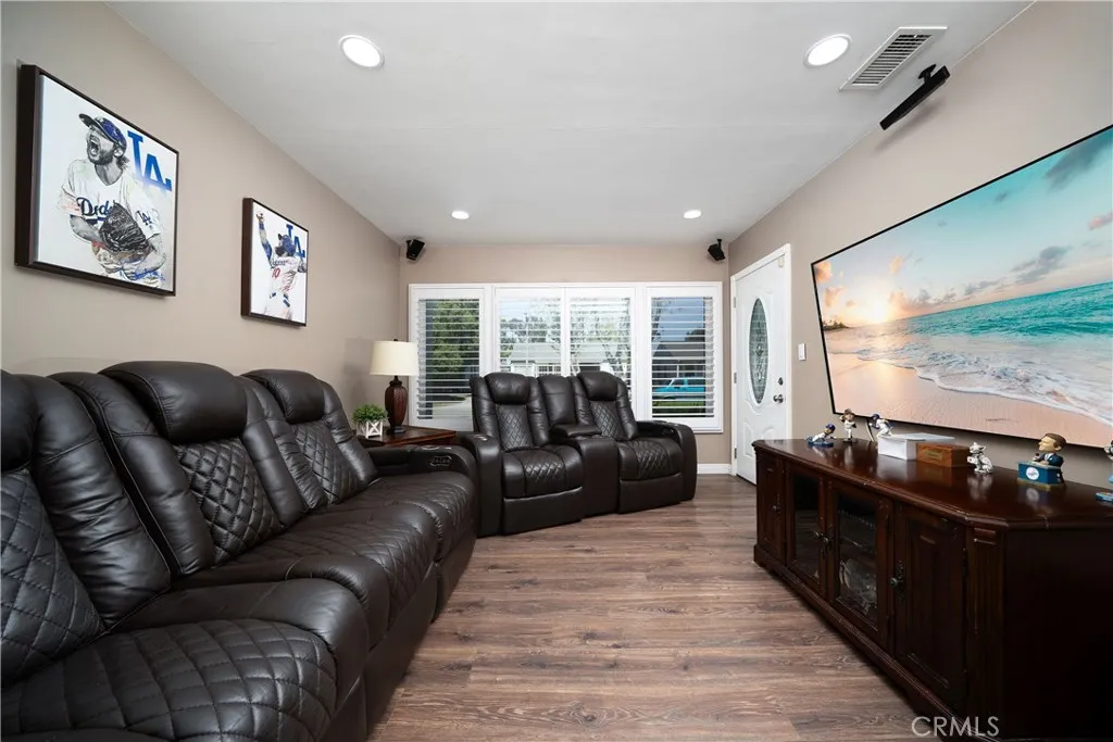 Lakewood, California 90712, United States, 3 Bedrooms Bedrooms, ,2 BathroomsBathrooms,Residential,Active,159718