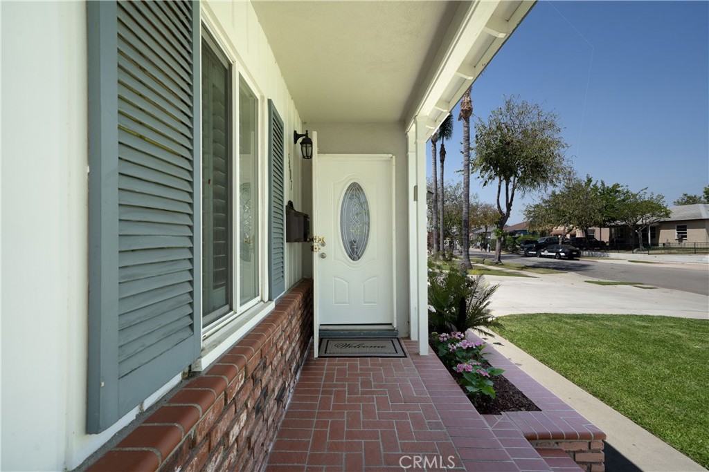 5407 Pimenta Avenue