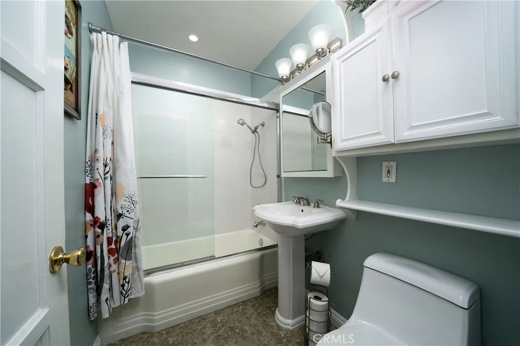 Lakewood, California 90712, United States, 3 Bedrooms Bedrooms, ,2 BathroomsBathrooms,Residential,Active,159718