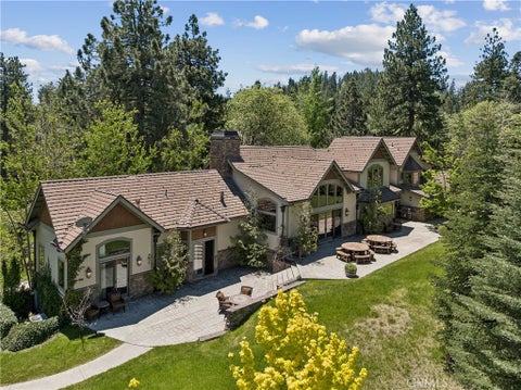Photo of 32310 Hummingbird Court, Running Springs, CA 92382 (MLS # IG26101653)
