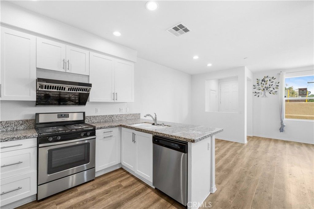 listing image 130721747674332433900