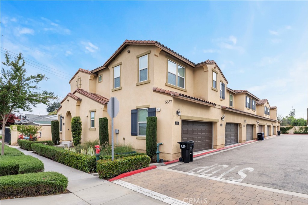 5657 Mcculloch Avenue 102