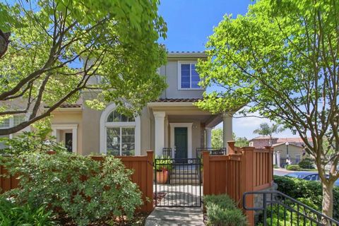 Photo of 248 Vista Roma Way, San Jose, CA 95136 (MLS # ML82041053)