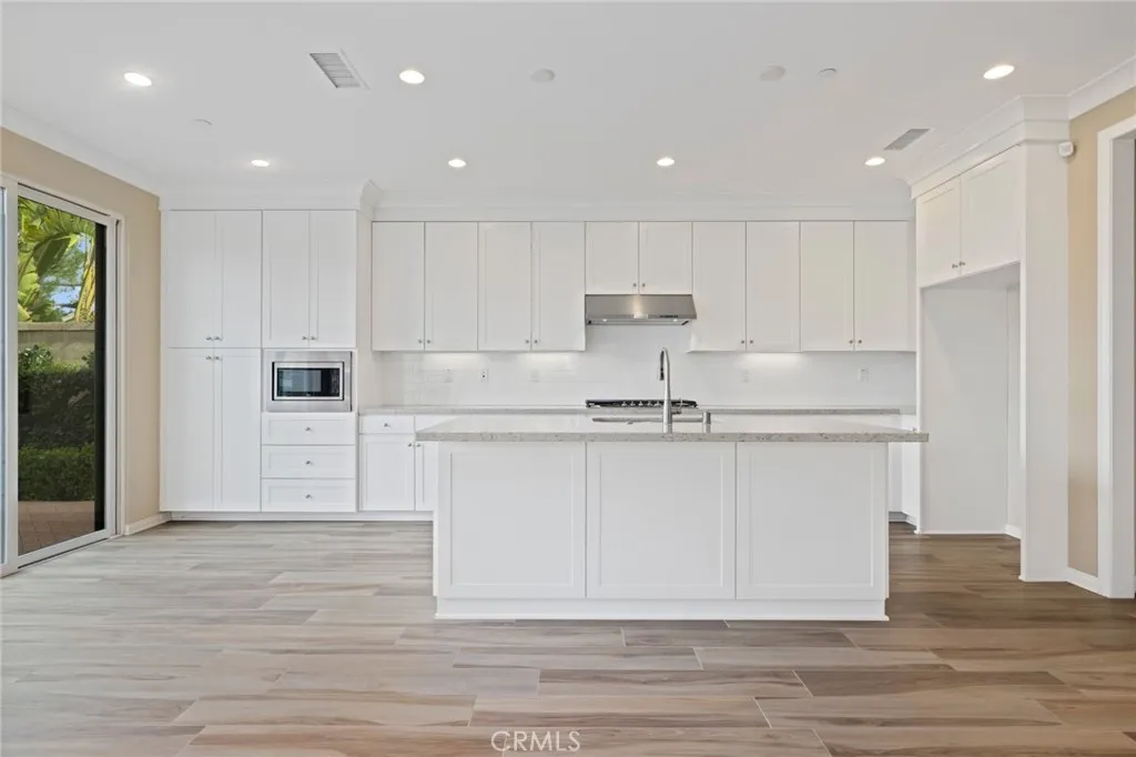 Irvine, California 92618, United States, 3 Bedrooms Bedrooms, ,3 BathroomsBathrooms,Residential,Active,250347