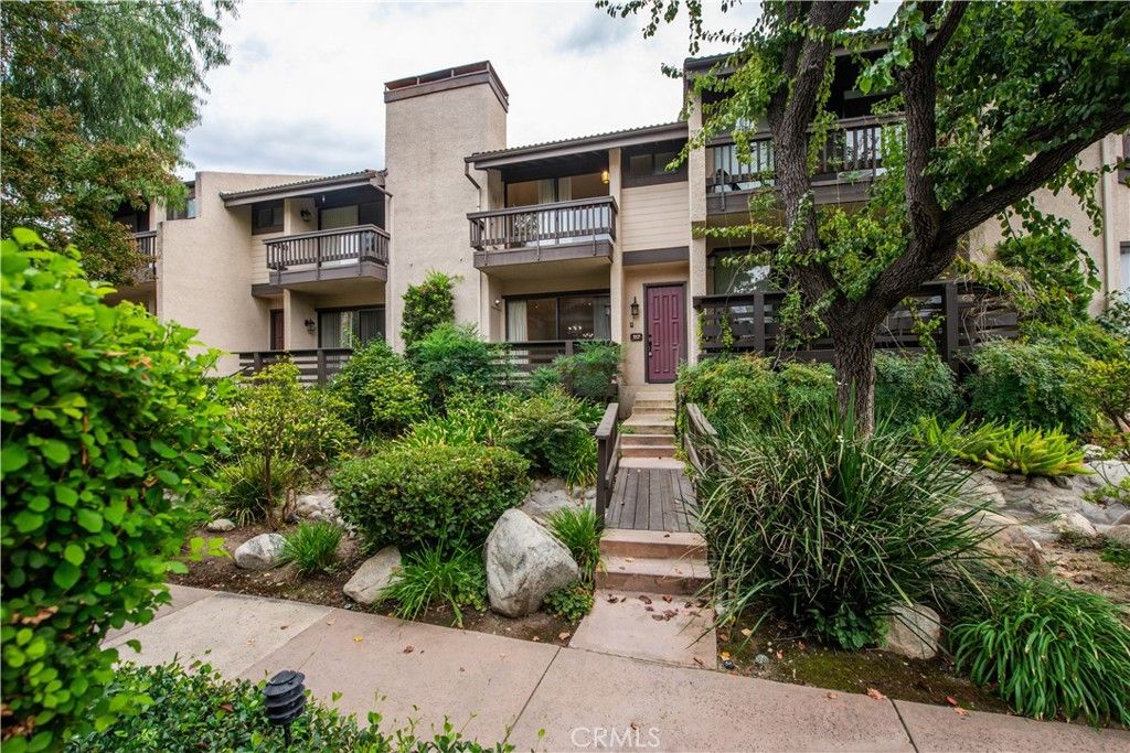 Photo of 5711 Owensmouth Avenue #117, Woodland Hills, CA 91367 (MLS # SR25220125)