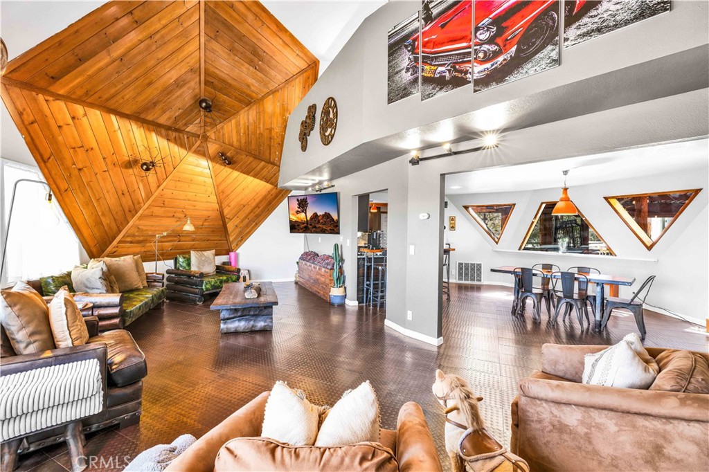 6888 Sunnyhill Road